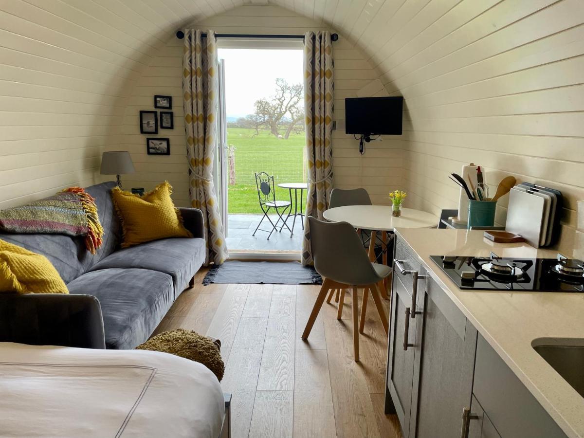 Hotel Abbey Farm Luxury Glamping à Rhuddlan Extérieur photo