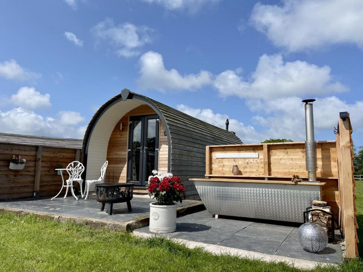 Hotel Abbey Farm Luxury Glamping à Rhuddlan Extérieur photo